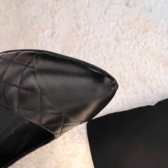 QUILTED CHANEL LAMBSKIN PUMPS - Picture 10 of 11